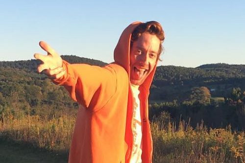 Herdenkingsfonds opgericht ter nagedachtenis aan Billy Jones, medeoprichter van Baby's All Right (Picture by: variety.com)