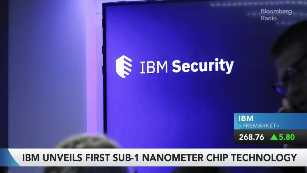 IBM stijgt door nieuwe chiptech; McCormick en Darden in beweging op beurs (Picture by: assets.bwbx.io)