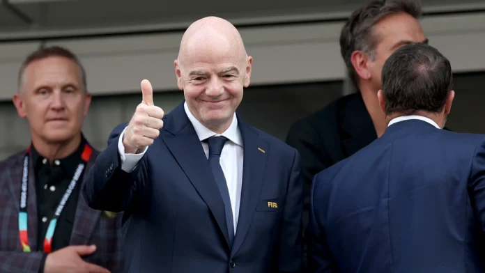 Infantino maakte 27 vluchten met privéjet tijdens WK (Picture by: extraboneiru.com)