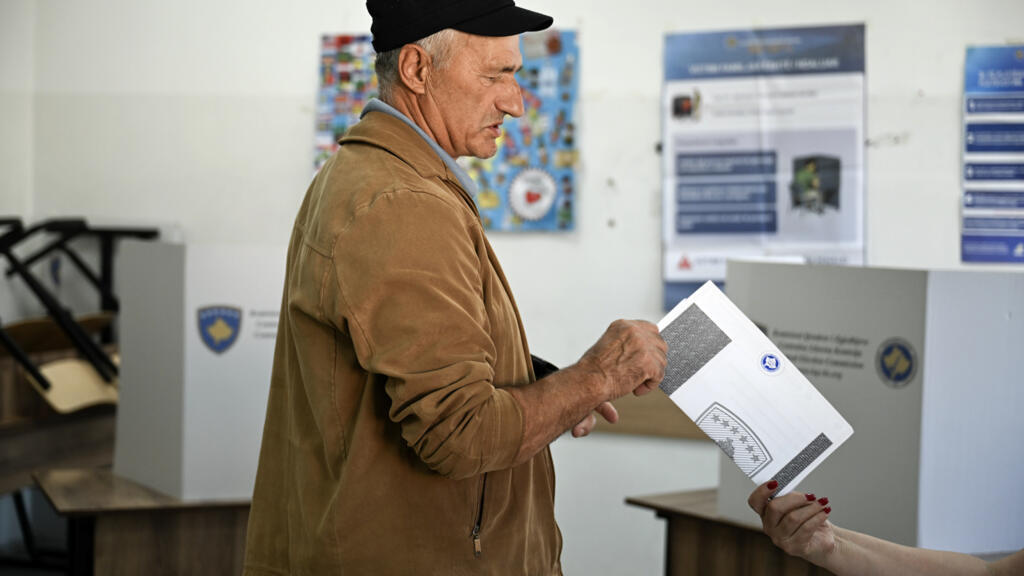 Kurti wint verkiezingen Kosovo maar mist meerderheid voor zelfstandige regeringsvorming Kurti wint verkiezingen Kosovo maar mist meerderheid voor zelfstandige regeringsvorming (Picture by: s.france24.com)