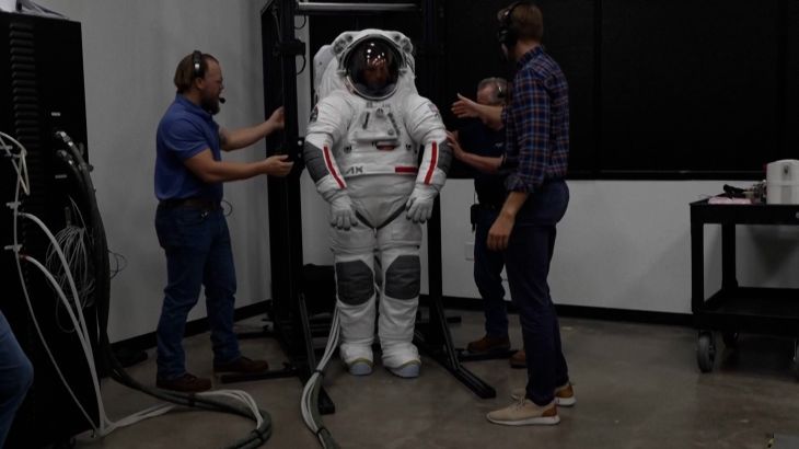 Luxemerk Prada ontwerpt ruimtepakken voor NASA's maanmissie in 2028 (Picture by: aljazeera.com)