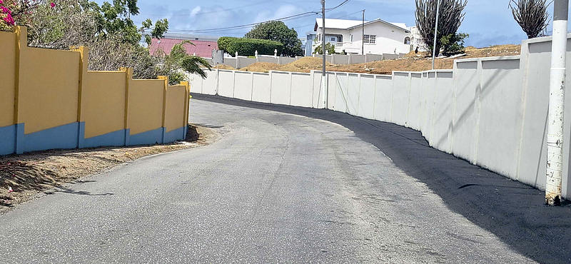 Lyraweg op Curaçao steeds smaller en gevaarlijker voor verkeer (Picture by: extra.cw)