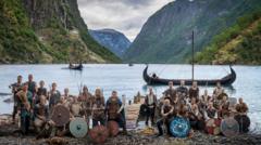 Noorwegen poseert als Vikingen voor historische WK-foto (Picture by: ichef.bbci.co.uk)