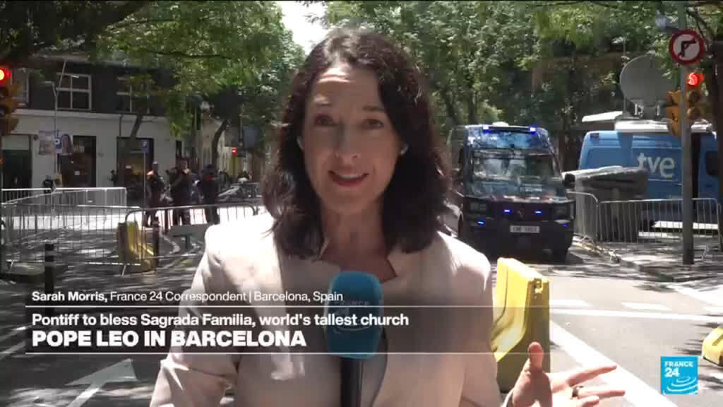 Paus Leo bezoekt Sagrada Família en zegent hoogste kerktoren ter wereld (Picture by: s.france24.com)