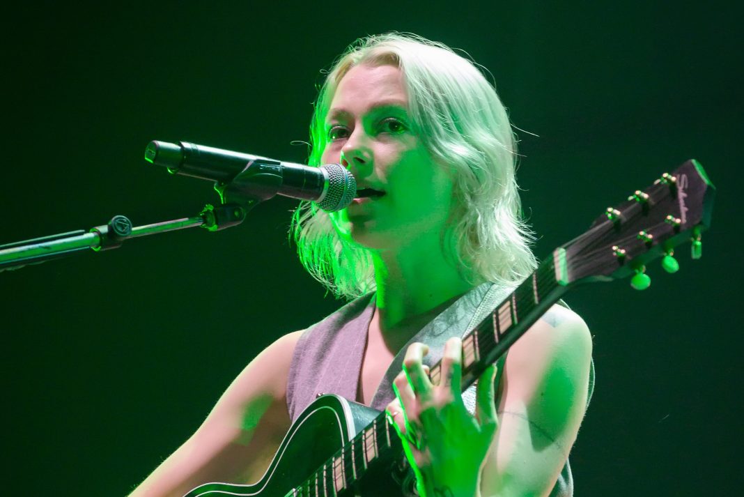 Phoebe Bridgers betoverde Madison Square Garden met intiem concert en acht nieuwe nummers (Picture by: variety.com)