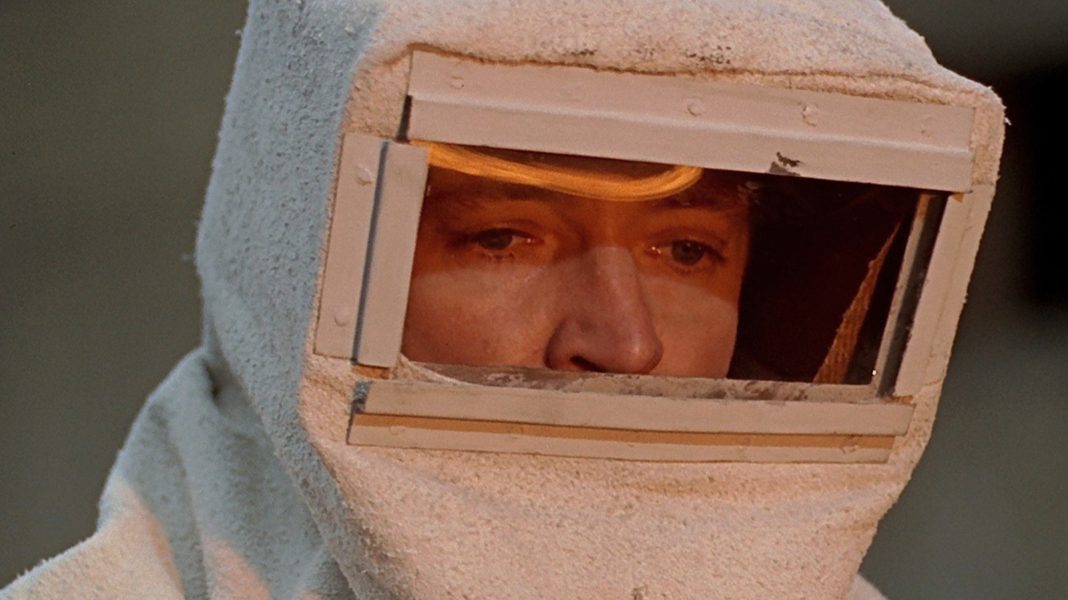 Ray Bradbury over de verfilming van Fahrenheit 451 uit 1966: 'Truffaut was een lafaard' (Picture by: slashfilm.com)