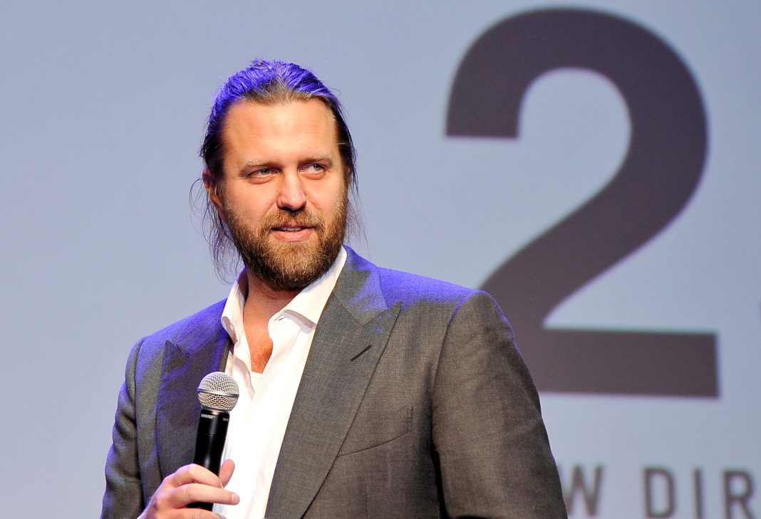 Regisseur Carl Rinsch krijgt 30 maanden cel voor fraude met Netflix-geld (Picture by: variety.com)