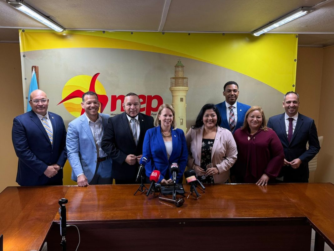 MEP vraagt openbaar overleg met minister-president over aangekondigd vertrek MEP vraagt openbaar overleg met minister-president over aangekondigd vertrek