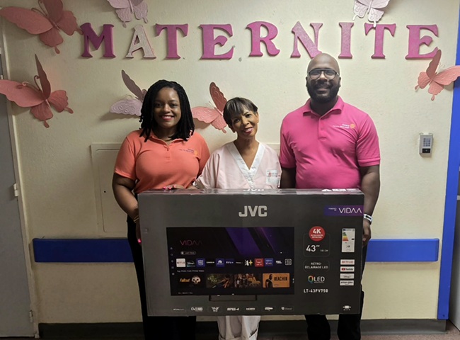 Rotary Club schenkt digitaal tv-scherm aan kraamafdeling ziekenhuis Sint-Maarten (Picture by: 721news.com)