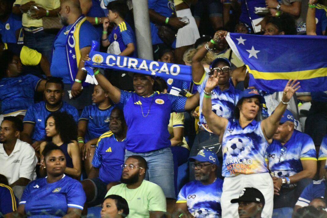 Ruim 5.800 Curaçaose fans reizen af naar Houston voor WK-duel met Duitsland (Picture by: extra.cw)