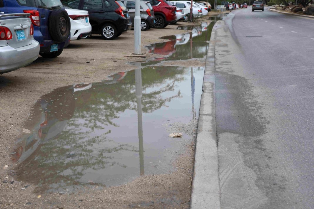 Stankoverlast in hotelgebied zou negatieve gevolgen hebben voor toerisme Aruba (Picture by: 24ora.com)