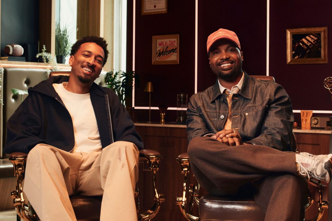 Travis Bennett en Steelo Brim nemen het stokje over als nieuwe presentatoren van ‘The Shop’ Travis Bennett en Steelo Brim nemen het stokje over als nieuwe presentatoren van 'The Shop' (Picture by: variety.com)