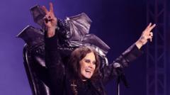 Troon van Ozzy Osbourne tentoongesteld in Birmingham ter ere van eerste sterfdag (Picture by: ichef.bbci.co.uk)