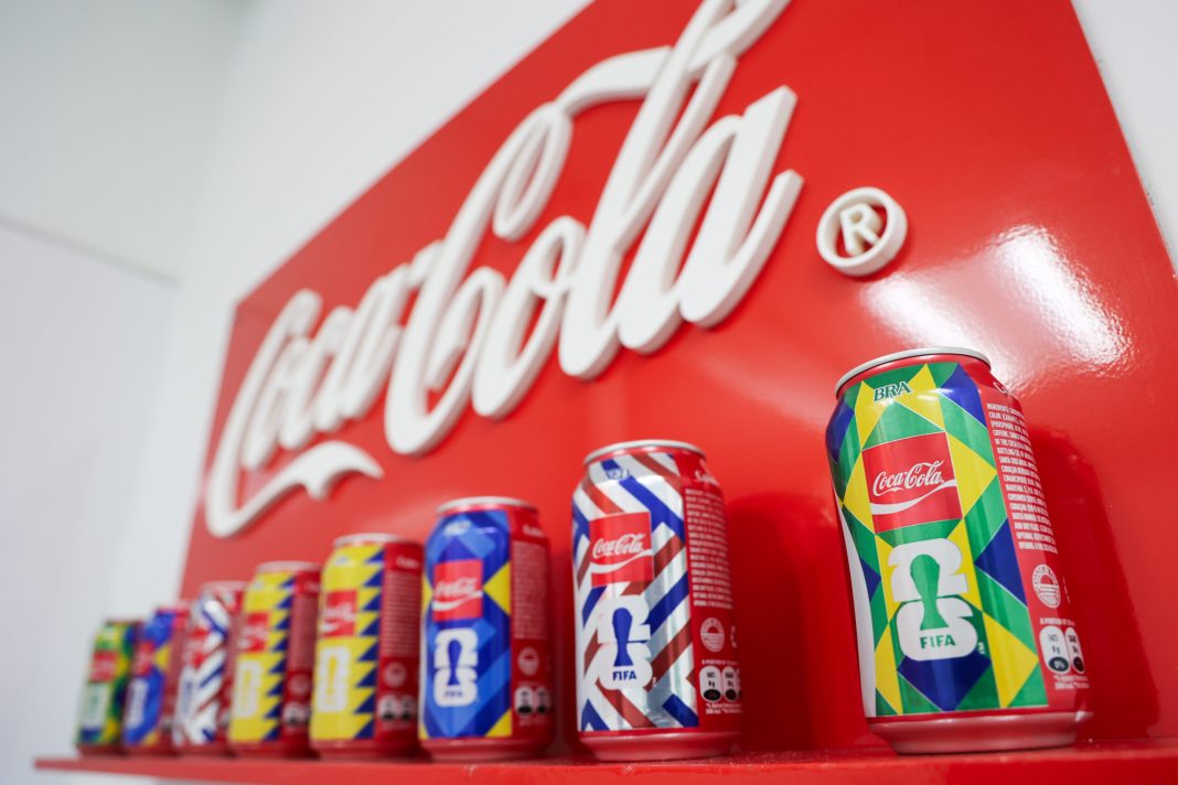 Tropical Bottling Co. brengt gelimiteerde Coca-Cola-editie uit ter gelegenheid van WK 2026 (Picture by: 24ora.com)