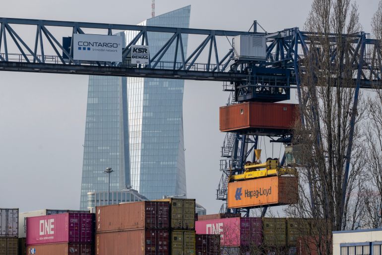 Trump herstart tariefoorlog met nieuwe aanpak via ‘dwangarbeid’-argument Trump herstart tariefoorlog met nieuwe aanpak via 'dwangarbeid'-argument (Picture by: aljazeera.com)