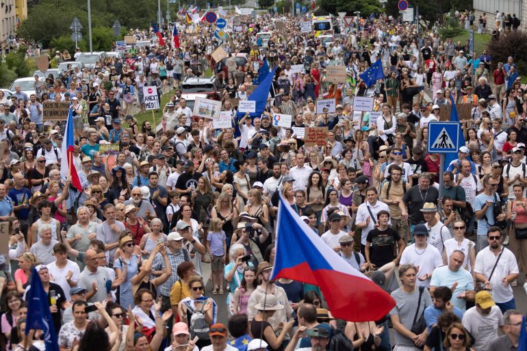 Tsjechische publieke omroep staakt uit protest tegen regeringsplannen Tsjechische publieke omroep staakt uit protest tegen regeringsplannen (Picture by: aljazeera.com)