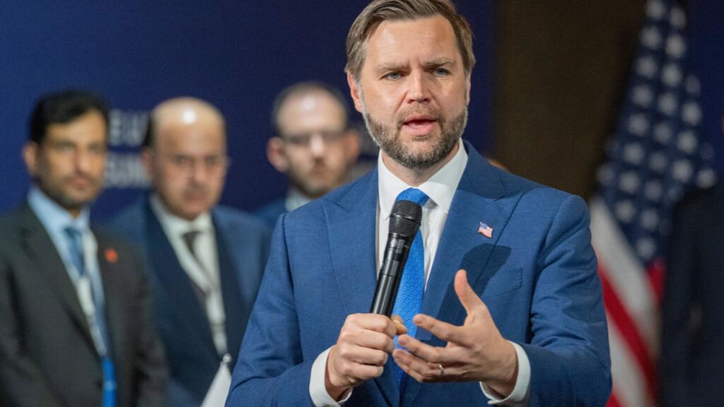VS schort sancties op Iran op na akkoord over terugkeer VN-kerninspecteurs VS schort sancties op Iran op na akkoord over terugkeer VN-kerninspecteurs (Picture by: s.france24.com)