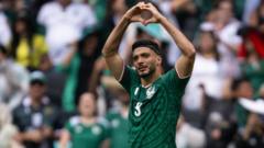 Van levensgevaar naar WK-held: Jimenez in tranen na doelpunt voor Mexico Van levensgevaar naar WK-held: Jimenez in tranen na doelpunt voor Mexico (Picture by: ichef.bbci.co.uk)