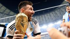 Van vleugelspeler tot wandelende maestro: de evolutie van Lionel Messi Van vleugelspeler tot wandelende maestro: de evolutie van Lionel Messi (Picture by: ichef.bbci.co.uk)