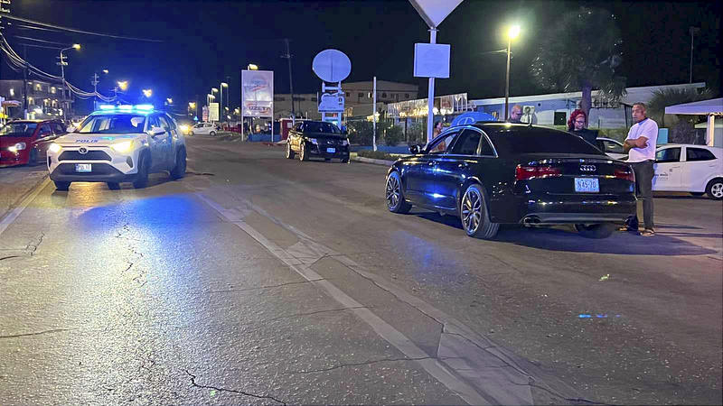 Voetganger dodelijk aangereden door twee voertuigen op Rooseveltweg (Picture by: extra.cw)