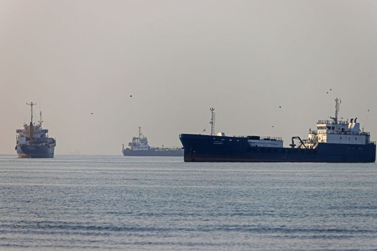 Zeelieden hopen op thuiskomst na akkoord VS en Iran over Straat van Hormuz Zeelieden hopen op thuiskomst na akkoord VS en Iran over Straat van Hormuz (Picture by: aljazeera.com)