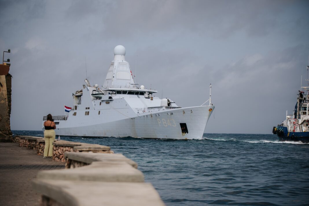Zr.Ms. Groningen neemt stationeringstaak over van Zr.Ms. Friesland in Caribisch gebied (Picture by: extra.cw)