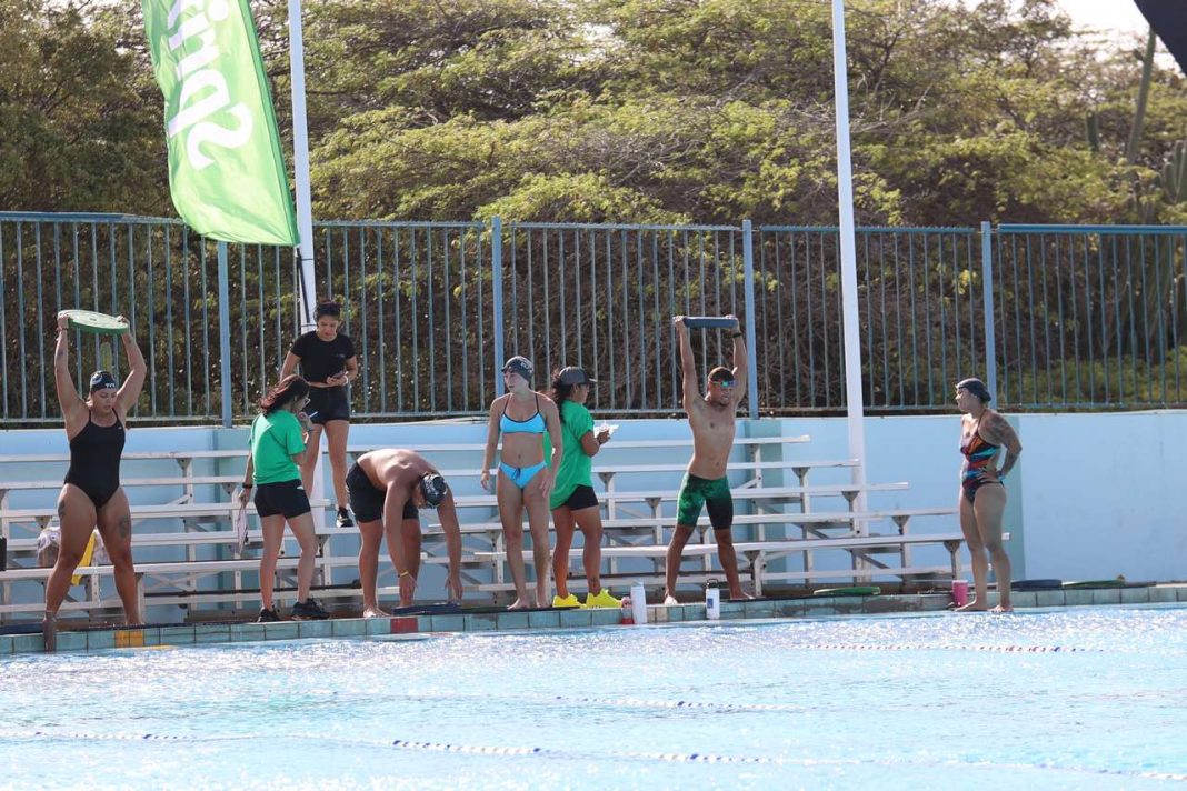 26 atleten deelnemen aan eerste Hidrox-evenement op Aruba 26 atleten deelnemen aan eerste Hidrox-evenement op Aruba (Picture by: 24ora.com)
