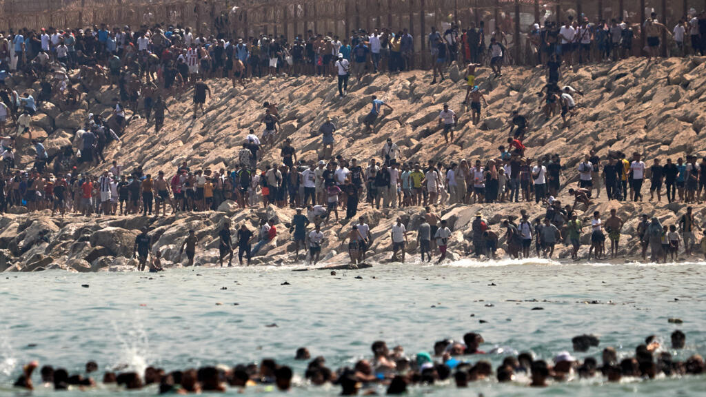 40.000 migranten zwemmen van Marokko naar Ceuta (Picture by: s.france24.com)