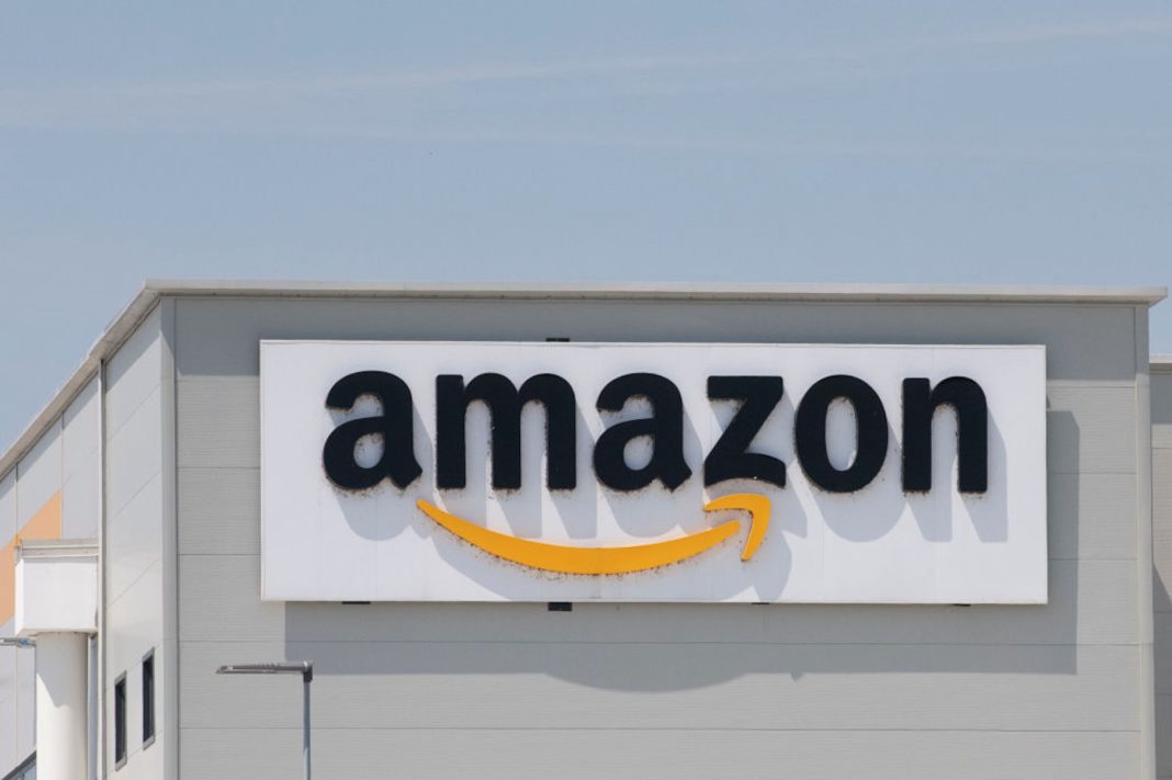 Amazon boekt recordwinst dankzij advertentie-inkomsten en investeringen in Anthropic (Picture by: variety.com)