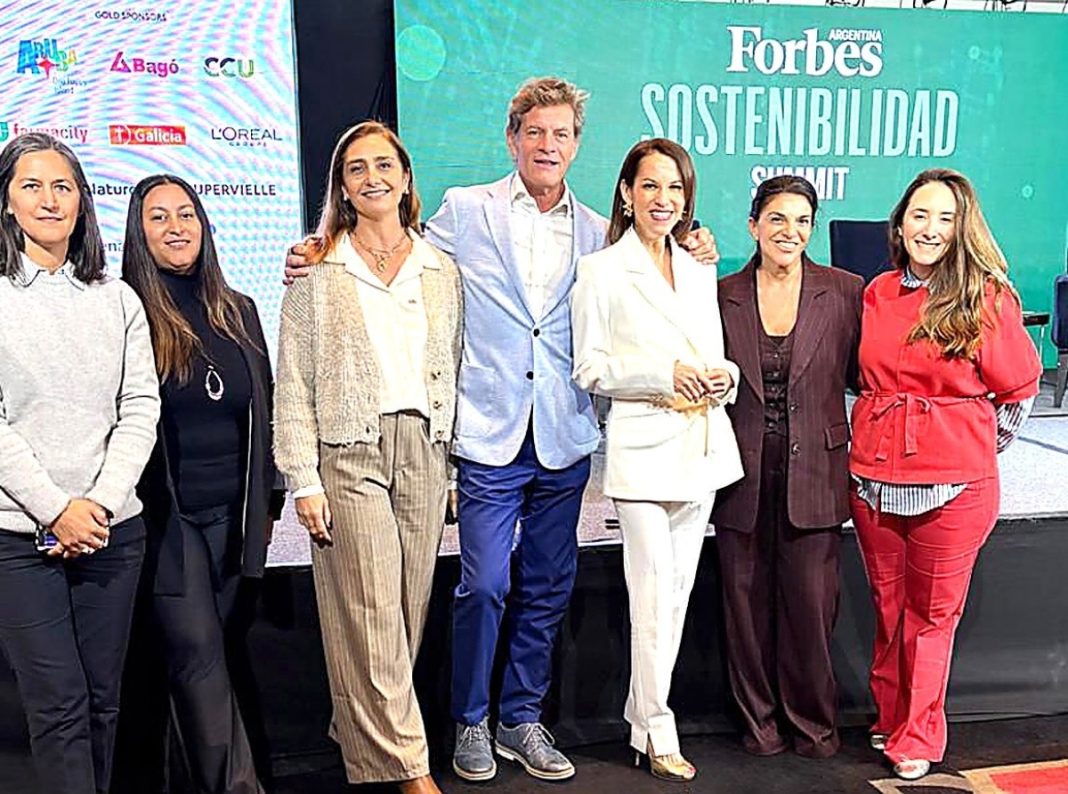 Aruba versterkt positie duurzaam toerisme op Forbes Summit (Picture by: diario.aw)