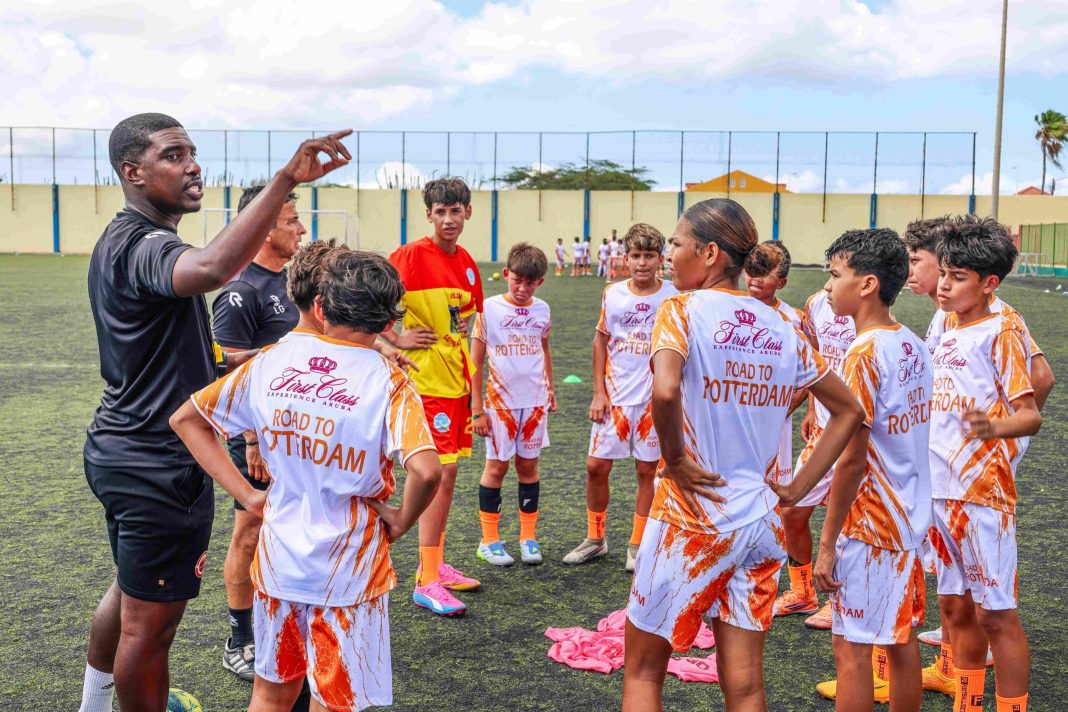 Arubaanse talenten krijgen kans om door te breken in het Nederlandse voetbal (Picture by: 24ora.com)