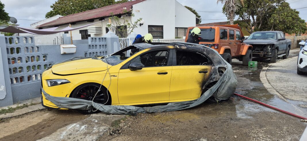 Beloning van 10.000 gulden voor tip over brandstichting voertuig Curaçao (Picture by: extra.cw)