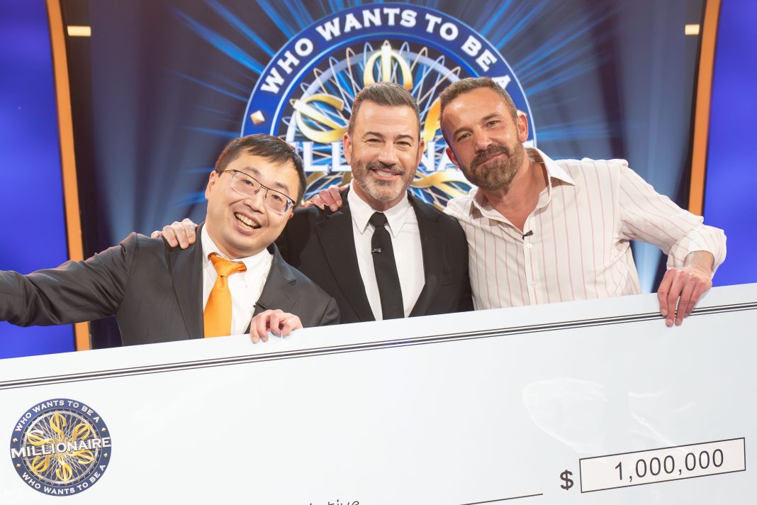 Ben Affleck wint $1 miljoen op 'Who Wants to Be a Millionaire', een jaar na Matt Damon (Picture by: variety.com)