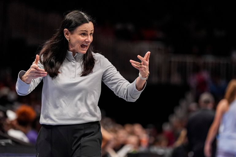 Coach Brondello geschorst na beledigende opmerking Coach Brondello geschorst na beledigende opmerking tegen Angel Reese (Picture by: aljazeera.com)