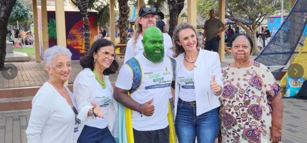 Curaçao Clean Up lanceert Green Wave om afvalproblemen aan te pakken (Picture by: nu.cw)