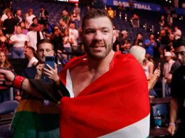 Du Plessis verslaat Usman in dominante UFC-overwinning Du Plessis verslaat Usman in dominante UFC-overwinning (Picture by: aljazeera.com)