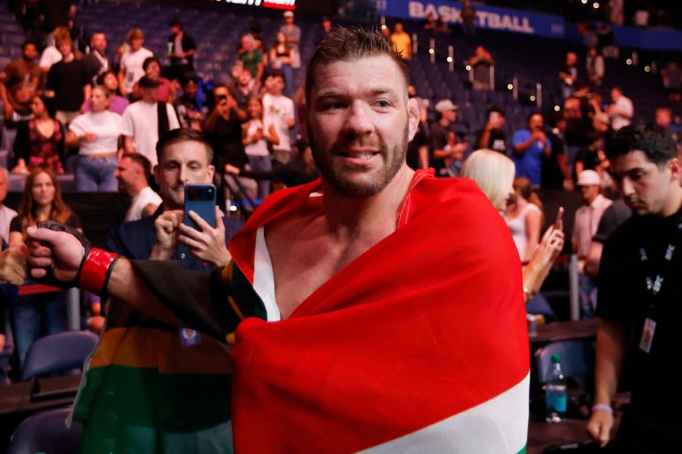 Du Plessis verslaat Usman in dominante UFC-overwinning Du Plessis verslaat Usman in dominante UFC-overwinning (Picture by: aljazeera.com)