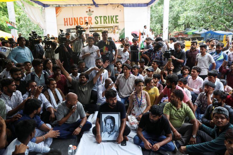 Duizenden studenten protesteren in New Delhi: eisen aftreden van minister en premier Duizenden studenten protesteren in New Delhi: eisen aftreden van minister en premier (Picture by: aljazeera.com)
