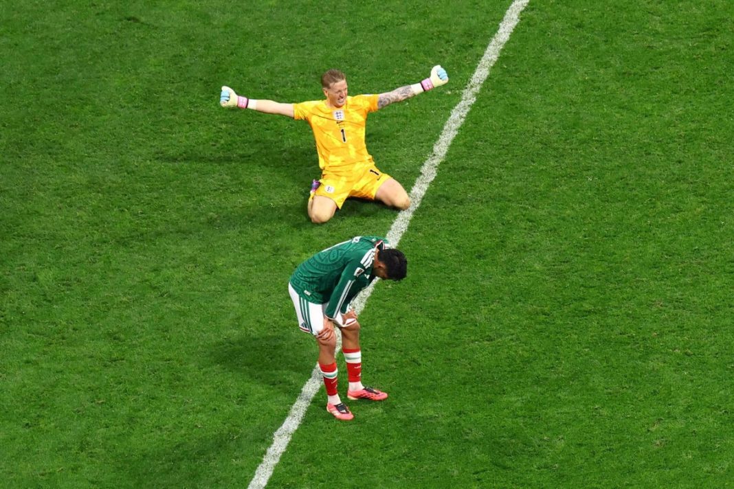 Engeland bereikt kwartfinale WK na bewogen duel met tien man in Azteca-stadion (Photo by: nyt.com)