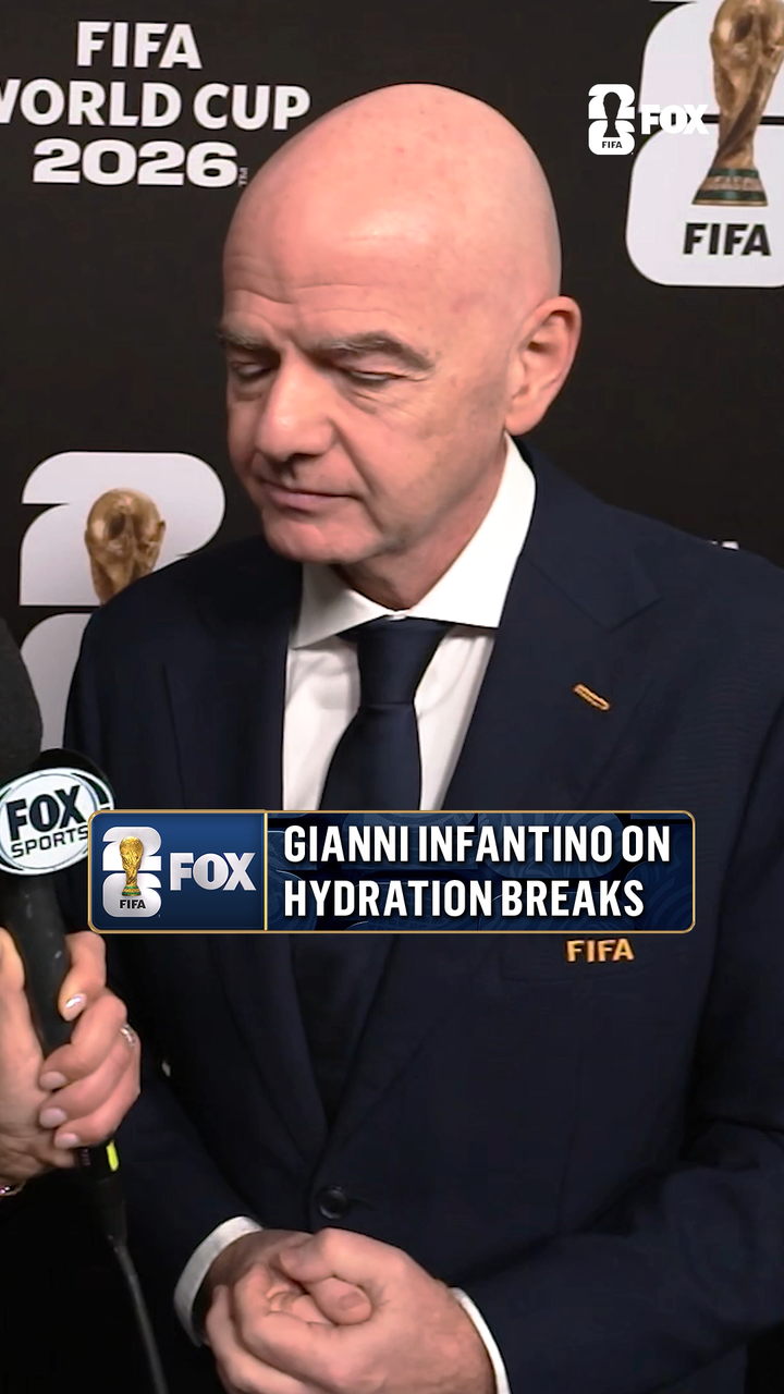 FIFA-voorzitter Infantino licht toe waarom hydratatiepauzes worden ingevoerd op WK 2026 FIFA-voorzitter Infantino licht toe waarom hydratatiepauzes worden ingevoerd op WK 2026 (Photo by: foxsports.com)