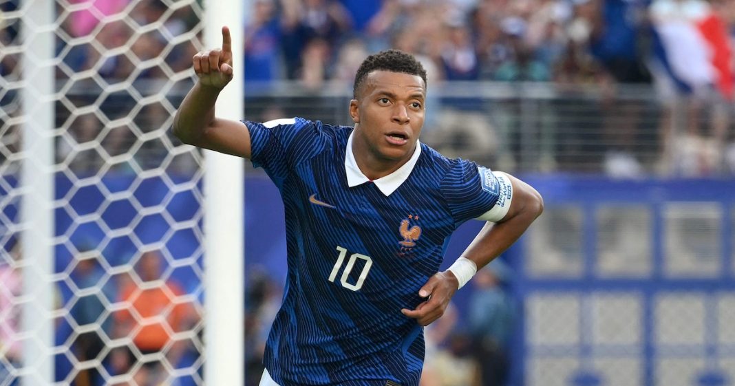 Frankrijk kiest voor rotatiebeleid bij aanvang groepsduel tegen Paraguay op WK voetbal (Photo by: ad.nl)