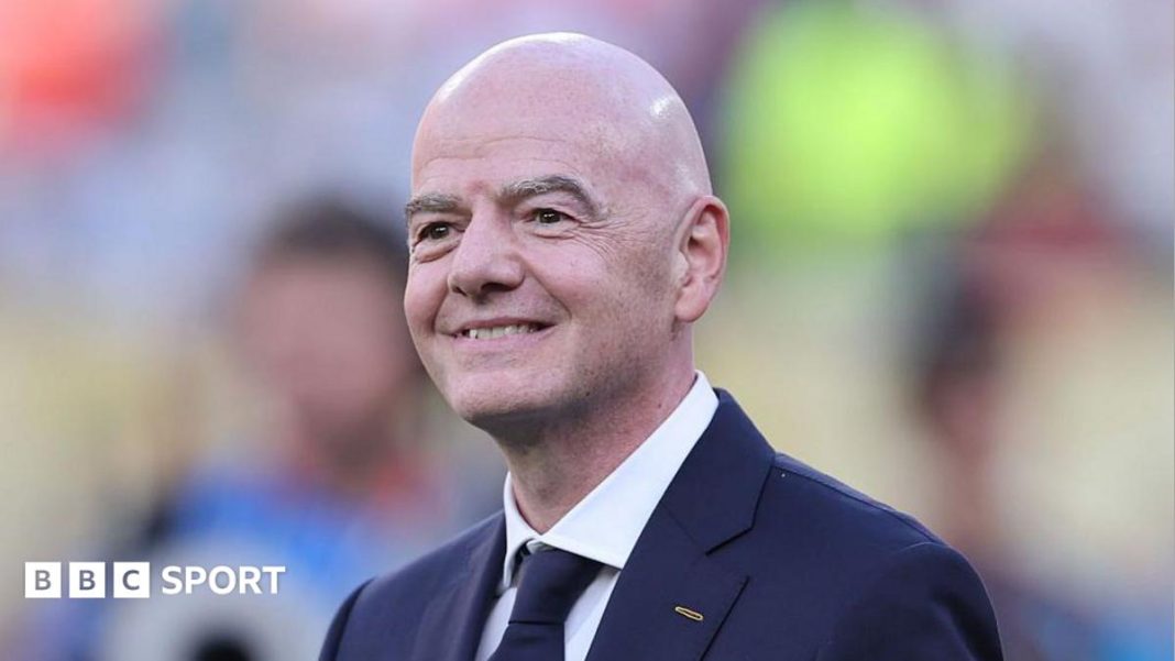Infantino adviseert Fifa-critici: 'Meditatie of voetbal kijken' (Photo by: co.uk)