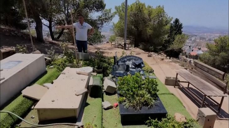 Israëliërs beschadigen Palestijnse begraafplaats in West-Jorda (Picture by: aljazeera.com)