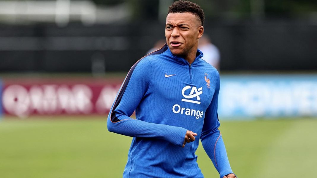 Mbappé veroordeelt racistische uitlatingen van Paraguayaanse senator na WK-wedstrijd (Photo by: thgim.com)