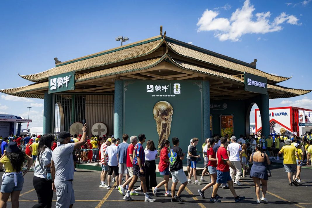 Mengniu trekt aandacht met culturele paviljoen tijdens WK (Photo by: yimg.com)
