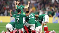 Mexico dendert door naar laatste 16 – mogelijk clash met Engeland in iconisch Azteca-stadion Mexico dendert door naar laatste 16 - mogelijk clash met Engeland in iconisch Azteca-stadion (Picture by: ichef.bbci.co.uk)
