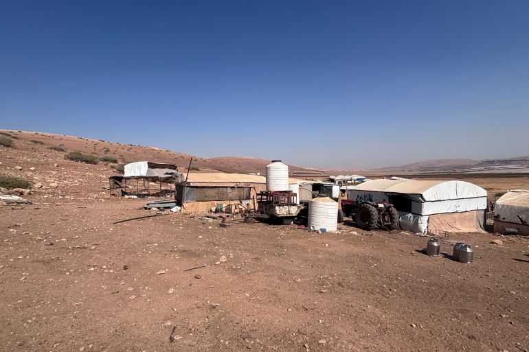 Militaire barrière in West-Bank verstikt Palestijnse gemeenschappen (Picture by: aljazeera.com)