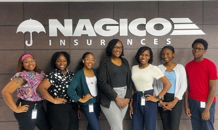 NAGICO Insurances biedt zomerbanen aan jongeren op Sint Maarten (Picture by: 721news.com)