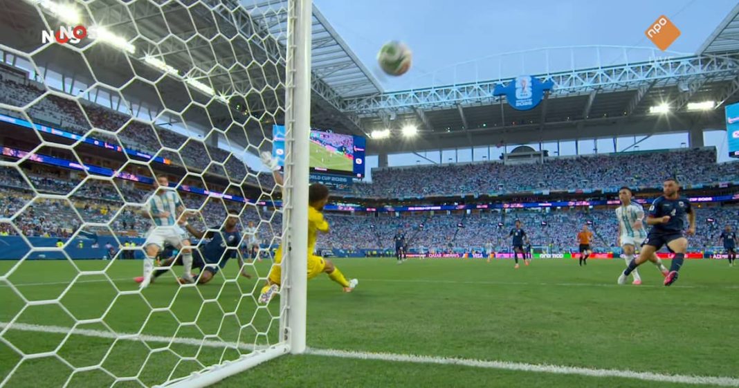NOS zendt eerste helft van WK-wedstrijd Argentinië tegen Kaapverdië uit op NPO (Photo by: npo.nl)