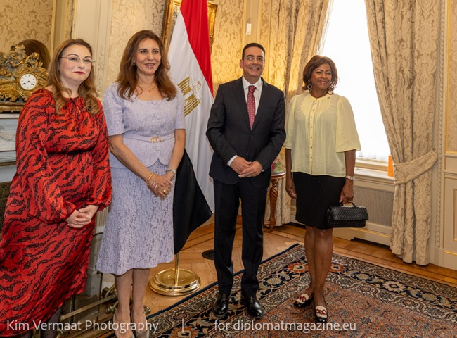 Nederlandse minister Arrindell aanwezig bij diplomatieke bijeenkomst van Egyptische ambassade (Picture by: 721news.com)